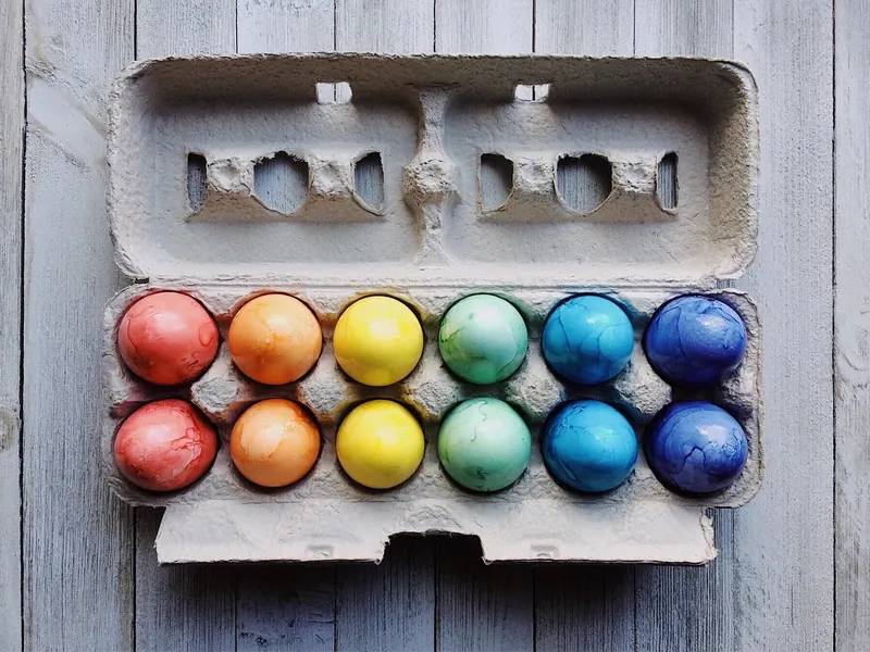 A wooden egg painting kit