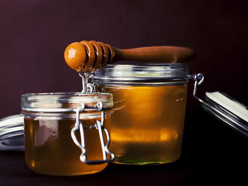 A jar of flavoured honey
