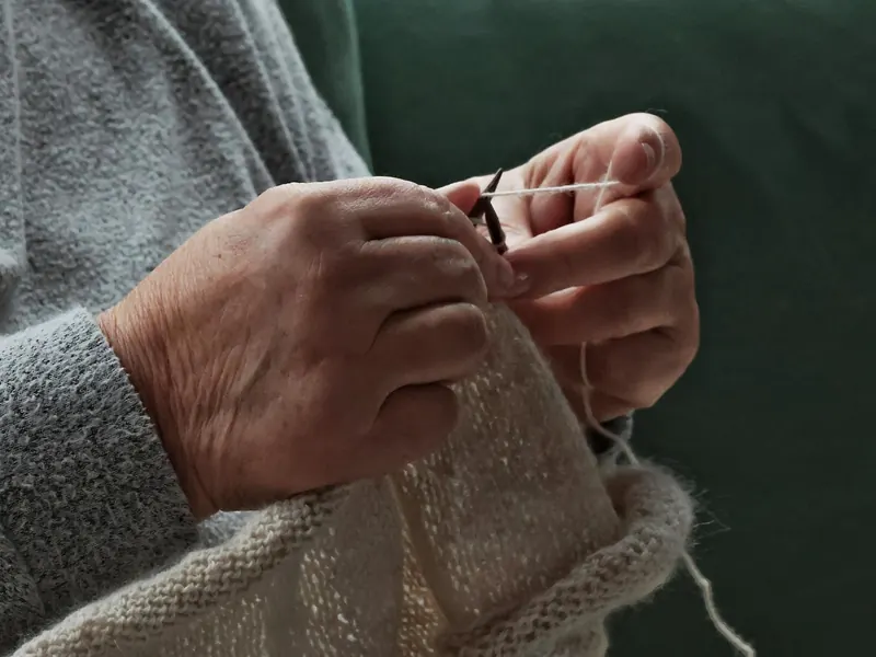 A beginner’s knitting kit