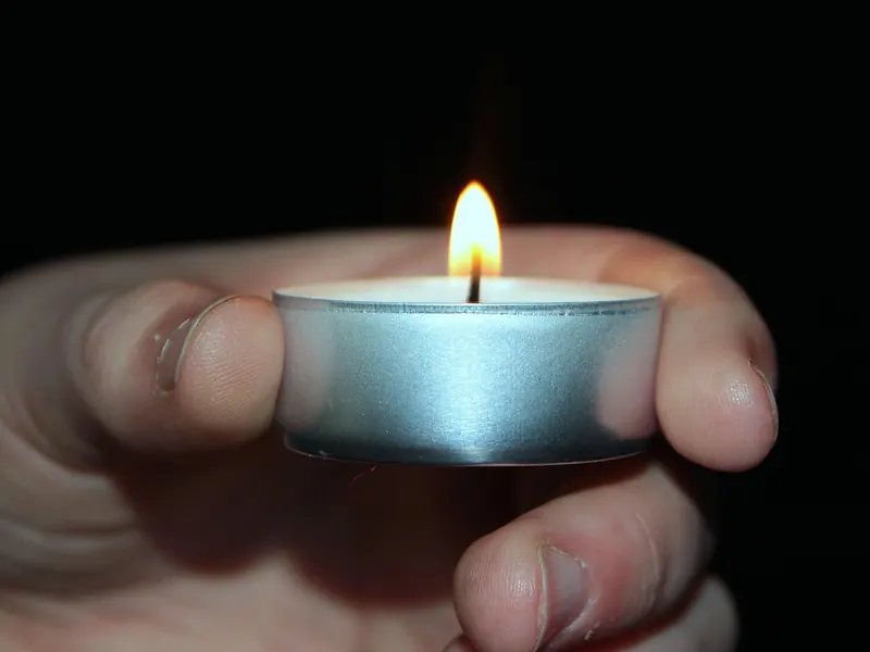 A mini scented candle set